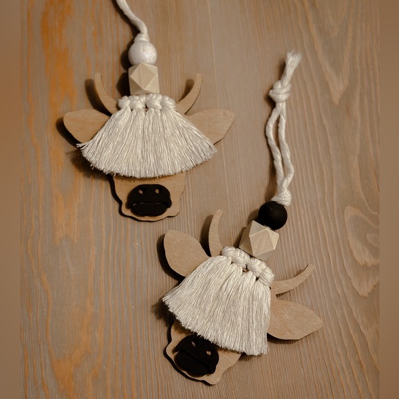 Macrame cow car hanger - Picture 5 of 5